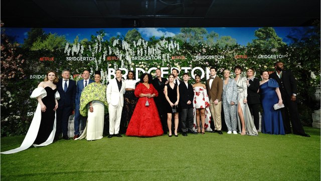 VOICI : La Chronique des Bridgerton : une actrice mythique de la série confirme son départ