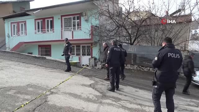 Boşanma aşamasında olduğu eşinin birlikte yaşadığı şahsın evini basan öfkeli koca 2 kişiyi yaraladı