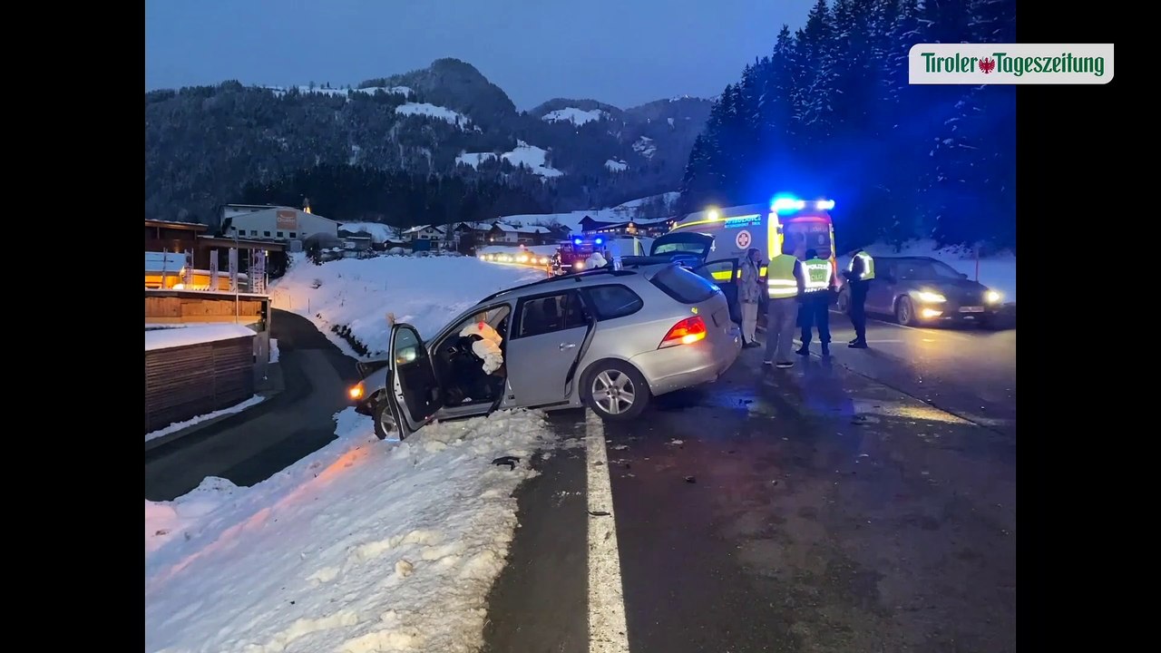 Mehrere Autos stießen in Itter zusammen