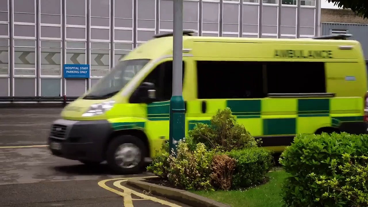 Holby city - se20 - ep36 - keep your friends close hd watch
