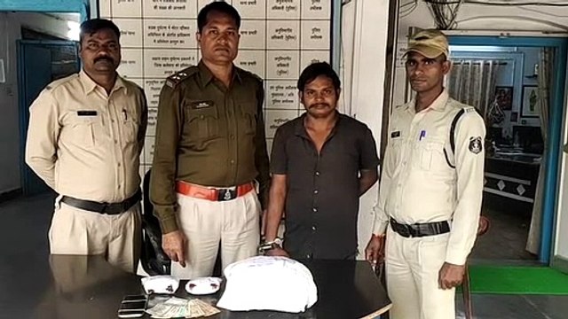 अंडा दुकान की आड में दुकान संचालक चला रहा था गांजे का आवैध कारोबार एसीसीयू ने पकड़ा