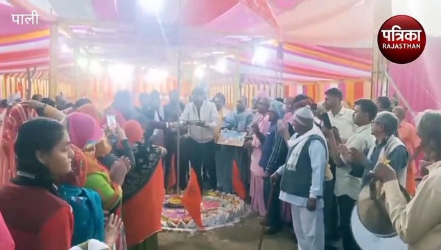 VIDEO: गाजे-बाजे के साथ निकली शोभायात्रा, श्रद्धालुओं का उमड़ा सैलाब
