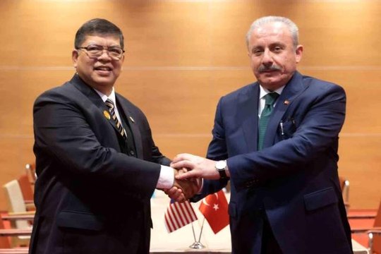 TBMM Başkanı Şentop, Malezya Temsilciler Meclisi Başkanı ile görüştü