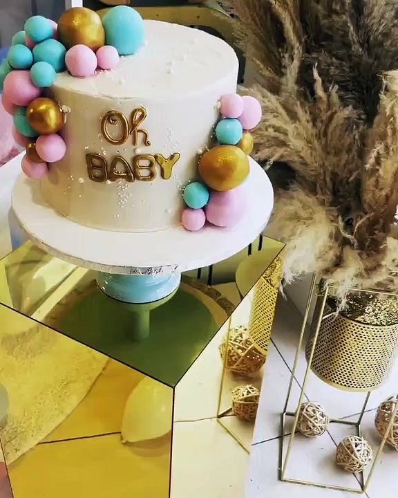 Τζούλια Κόλλια: Το baby shower party και το φύλ...