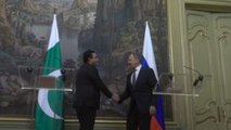 Pakistán confía en que Rusia logre una solución diplomática en Ucrania