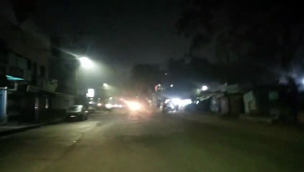 रतलाम में छाया कोहरा... शहर में रात को छाया कोह...