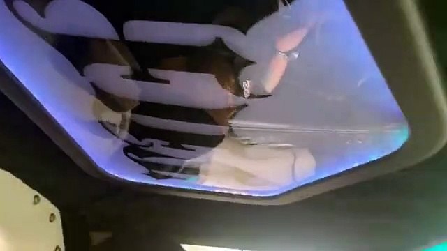 Quand tu déclenches les airbags parce que ta sono a trop de basses