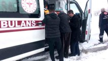 Siirt'te kar yolları kapattı, 70 yaşındaki hasta için ekipler seferber oldu