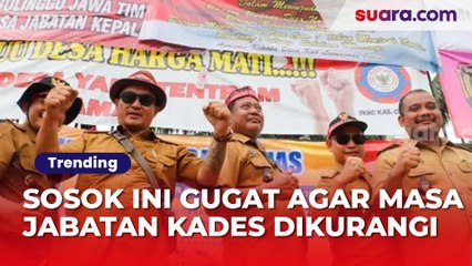 Descargar video: Berani! Sosok Ini Gugat UU Desa Agar Masa Jabatan Kades Dikurangi, Jokowi Angkat Tangan?