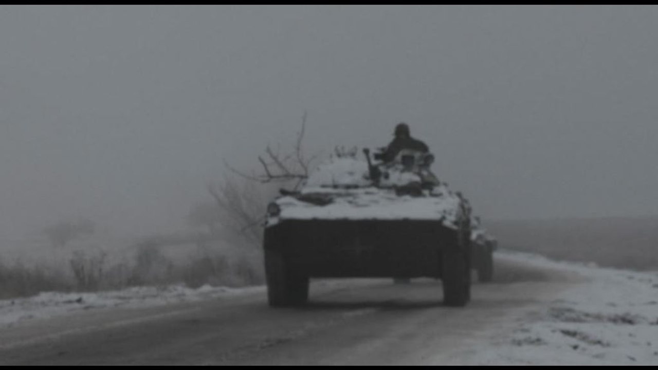 Ucraina, le spettrali immagini dei veicoli blindati a Bakhmut