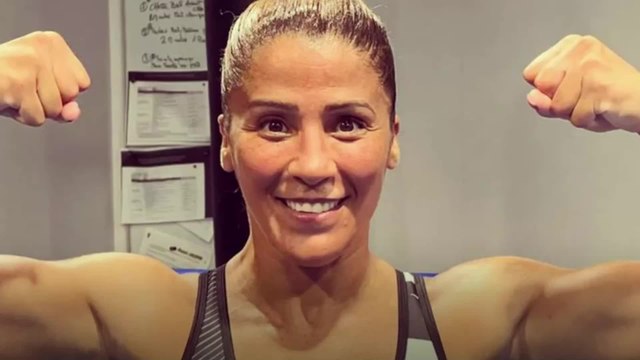 Voici - Koh-Lanta : Naoil dévoile son relooking, elle est méconnaissable