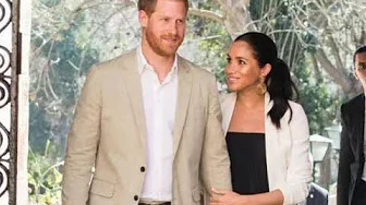 Meghan Markle « garde la tête baissée » après l...