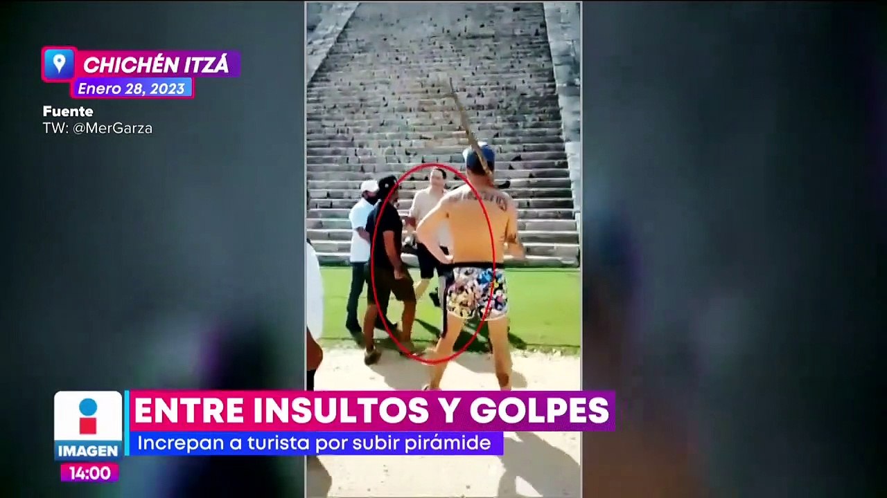 Increpan a turista por subir la pirámide de Kukulcán