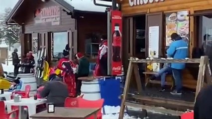 Etna, tra neve e colata lavica