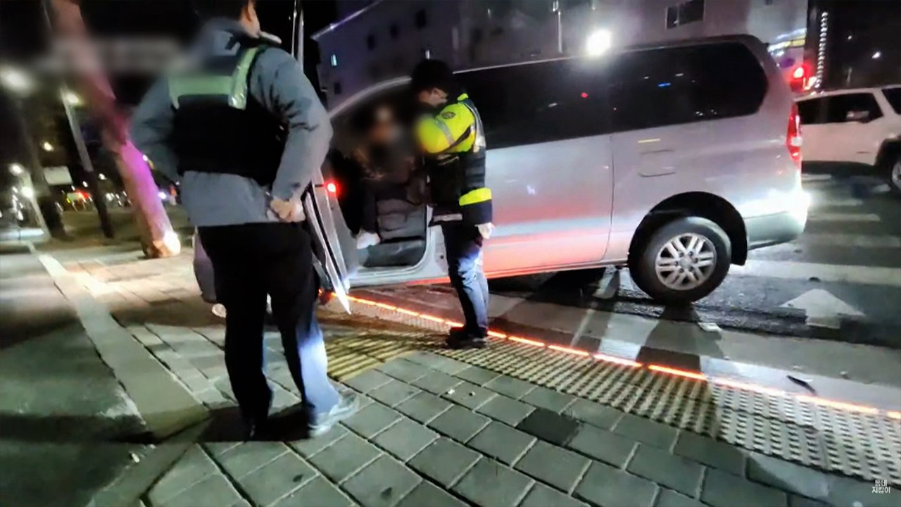 경찰 발견 뒤 도주하다 교통사고..."차내 마약류 발견" / YTN