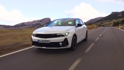 New Astra GSe Driving Video