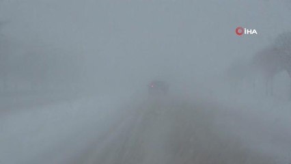 Bitlis'te yoğun kar yağışı ve tipi hayatı olumsuz etkiliyor