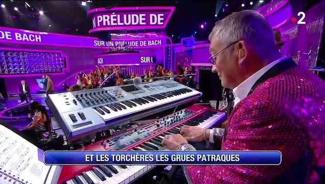 Nagui intrigué par la particularité physique d'un candidat de N'oubliez pas les paroles , sur France 2