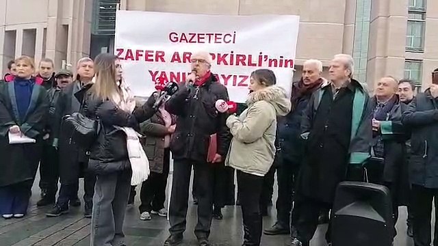 Gazeteci Zafer Arapkirli'den Çağlayan Adliyesi önünde basın açıklaması