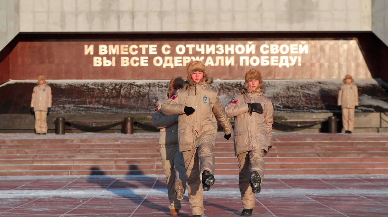 Putins Jugendarmee wird offenbar immer mächtiger!