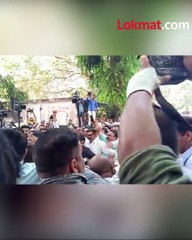 शिवसैनिक-- पोलीस एकमेकांना भिडले