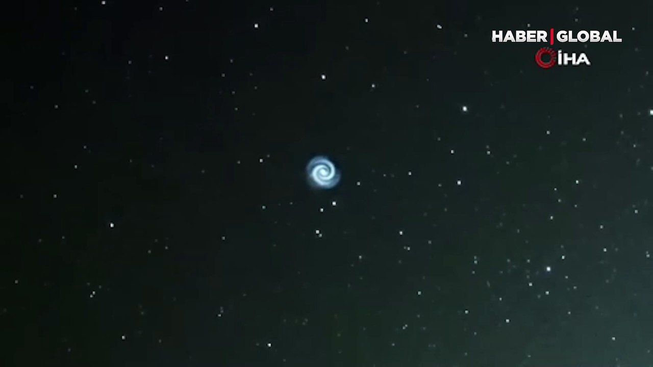 Gökyüzünde görülen gizemli ışık merak uyandırdı.