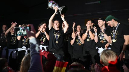 Deutsche Hockey-Ekstase: "Medaille ins Gesicht geknallt"