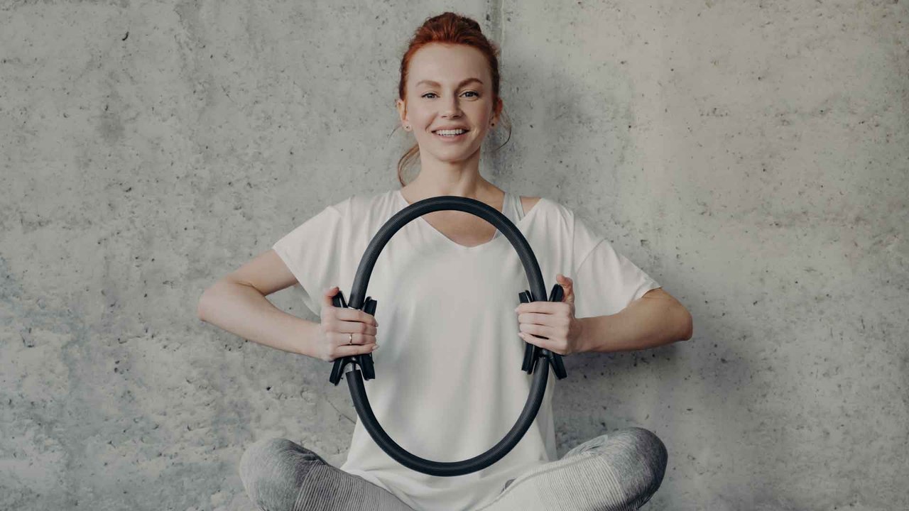 Pilates Ring Übungen: Für Anfänger und das Training zu Hause geeignet!
