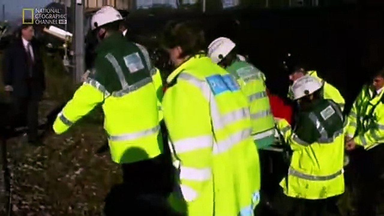 seconds-from-disaster-season-4-episode-03-paddington-train-collision_360
