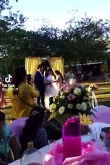 Frena la boda del hombre que prometió casarse con su hija (Parte 1)