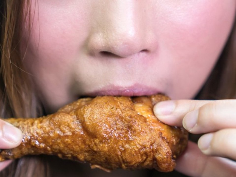 Skurriler Diebstahl: Frau unterschlägt Chicken Wings in Millionenhöhe!