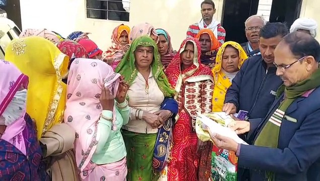 चरागाह भूमि से अतिक्रमण हटाने की मांग, सौंपा ज्ञापन