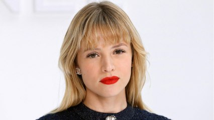 GALA VIDEO - Angèle bisexuelle et en couple ? La chanteuse en dit plus sur sa vie amoureuse