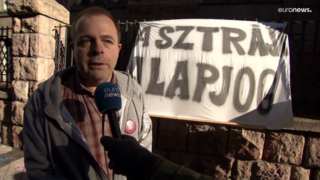 Венгерские учителя требуют провести реформу и повысить зарплату