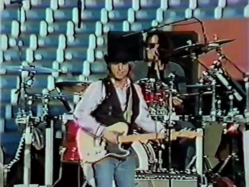 Straight Into Darkness Tom Petty & The Heartbreakers (live) video