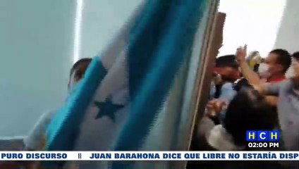 ¡Cierran una torre del CCG debido a protesta por despidos en Servicio Civil!