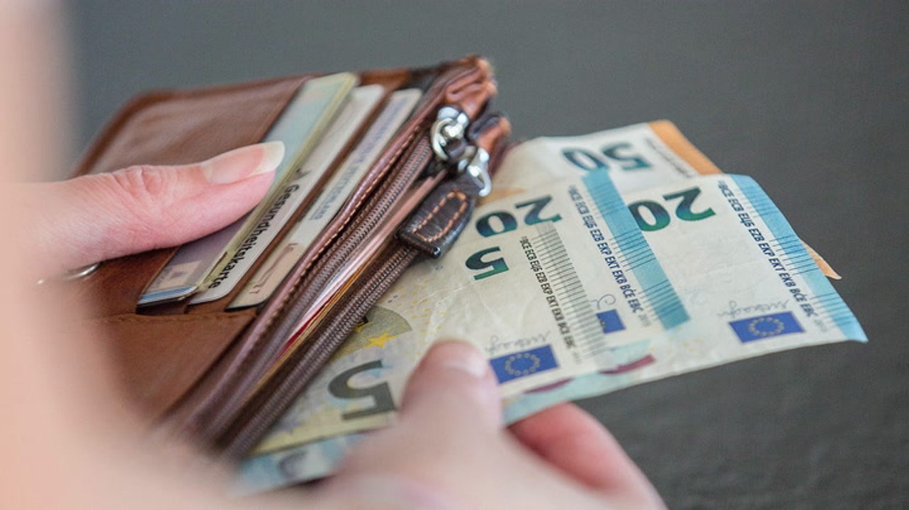 Statistisches bundesamt enthüllt: so viel weniger verdienen frauen pro stunde