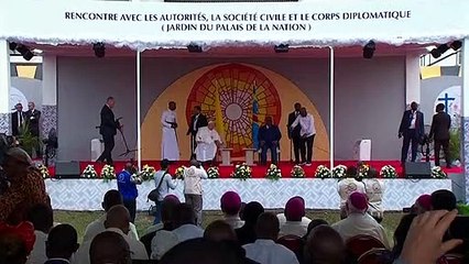 Papa Francisco denuncia 'colonialismo econômico' na África