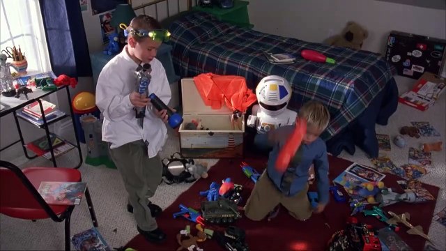 I Saw Mommy Kissing Santa Claus | movie | 2002 | Official Trailer