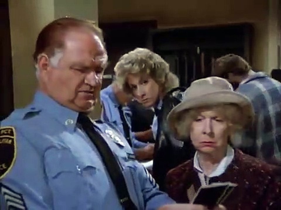 Hill Street Blues - Se5 - Ep05 - Bangladesh Slowly HD Watch