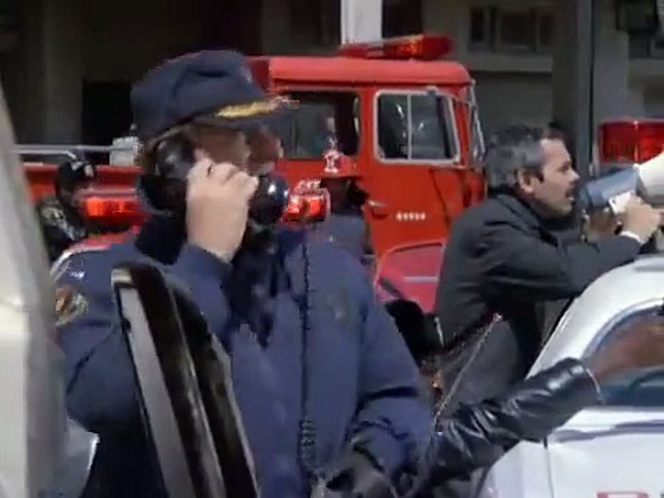 Hill Street Blues - Se5 - Ep10 - The Rise and Fall of Paul the Wall HD Watch