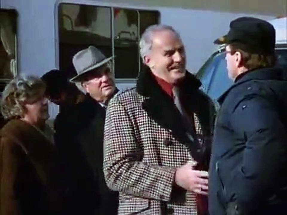 Hill Street Blues - Se5 - Ep15 - Davenport in a Storm HD Watch