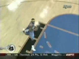 Carmelo Anthony posterizes Andre Miller (3.19.08)