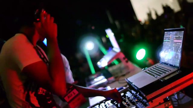 Bronies: The Extremely Unexpected Adult Fans of My Little Pony | movie | 2013 | Official Trailer