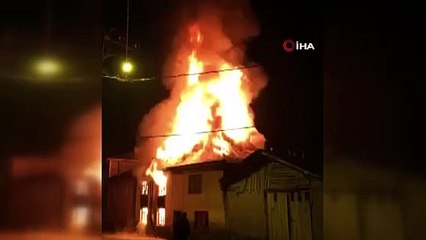 Bursa’da 2 katlı ev alev alev yandı