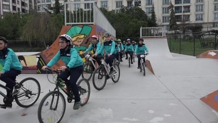Pedallar spor için çevriliyor