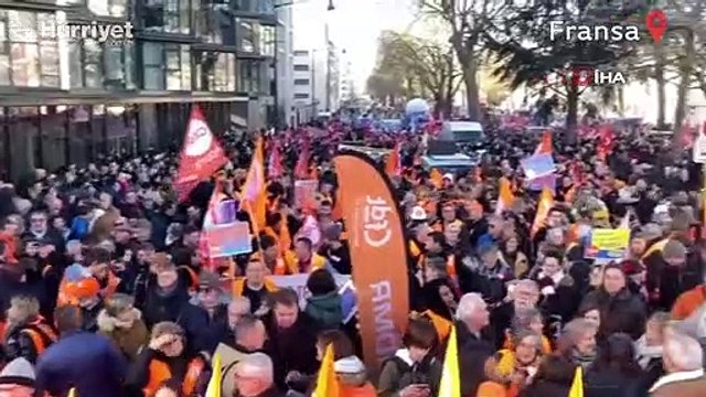 Fransa’da emeklilik yasa tasarısına karşı protesto