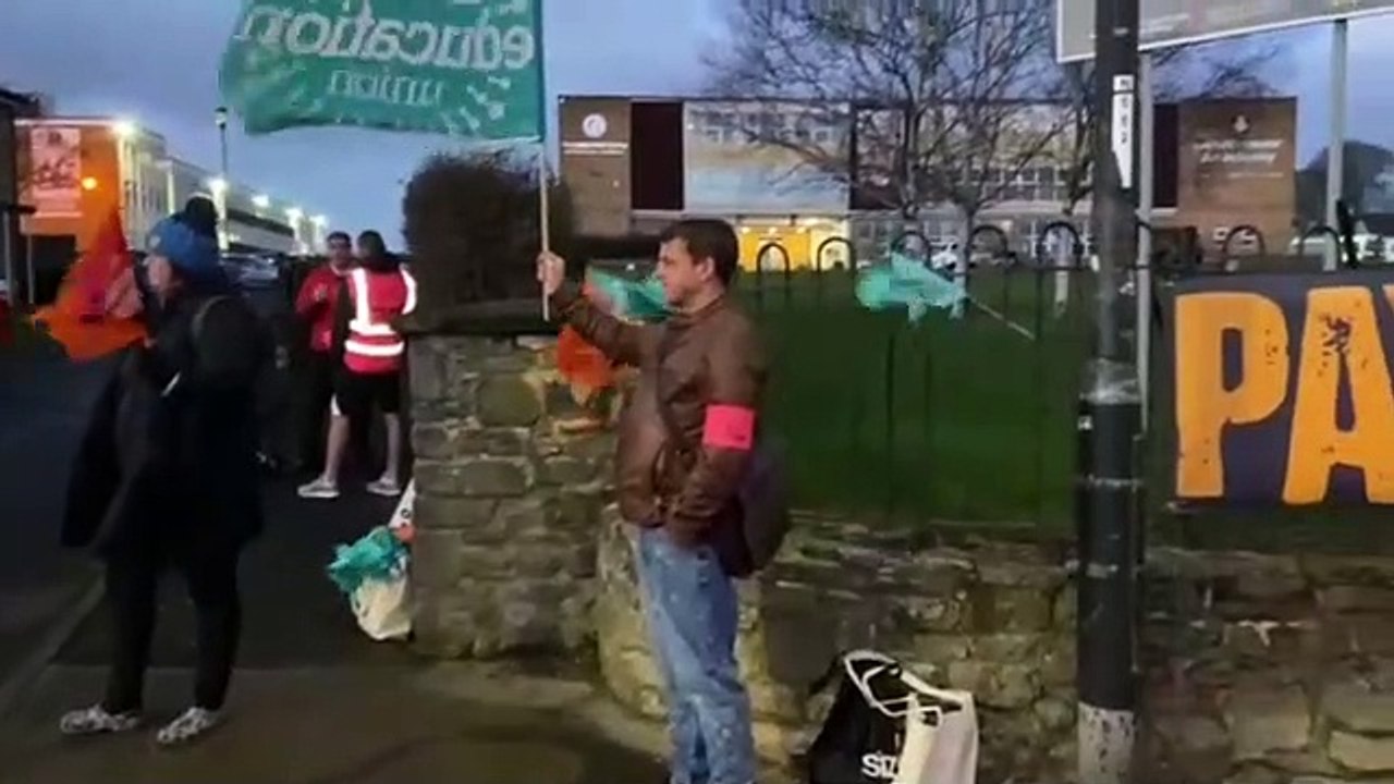 'Give schools the funding they deserve' say striking Sunderland teachers