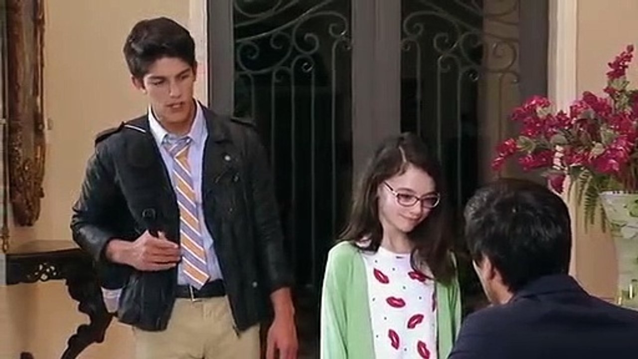 Every Witch Way - Se4 - Ep07 - Lunch At Lola's HD Watch