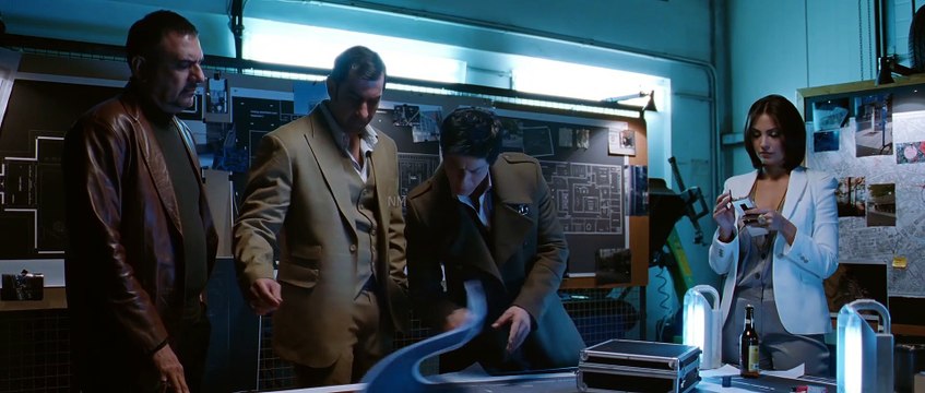 डॉन अपने दोस्तों का हाल पूछे ना पूछे ... अपने दुश्मनों की खबर हमेशा रखता है || Blockbuster Action Movie Scene || Shahrukh Khan